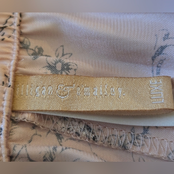 Pink & Black Floral Print Pajama Set with Feathers By Gilligan &O'Malley - Picture 8 of 10